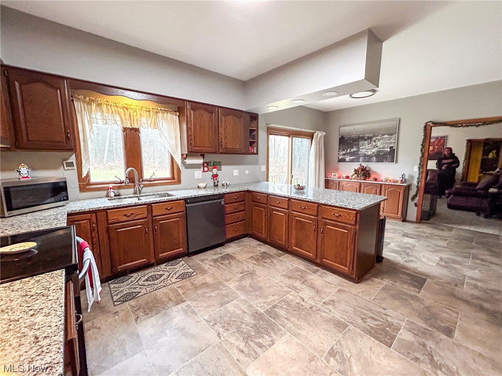 3055 South Raccoon Road Youngstown, OH 44511 - Photo 7 of 29 Gallery Image 7