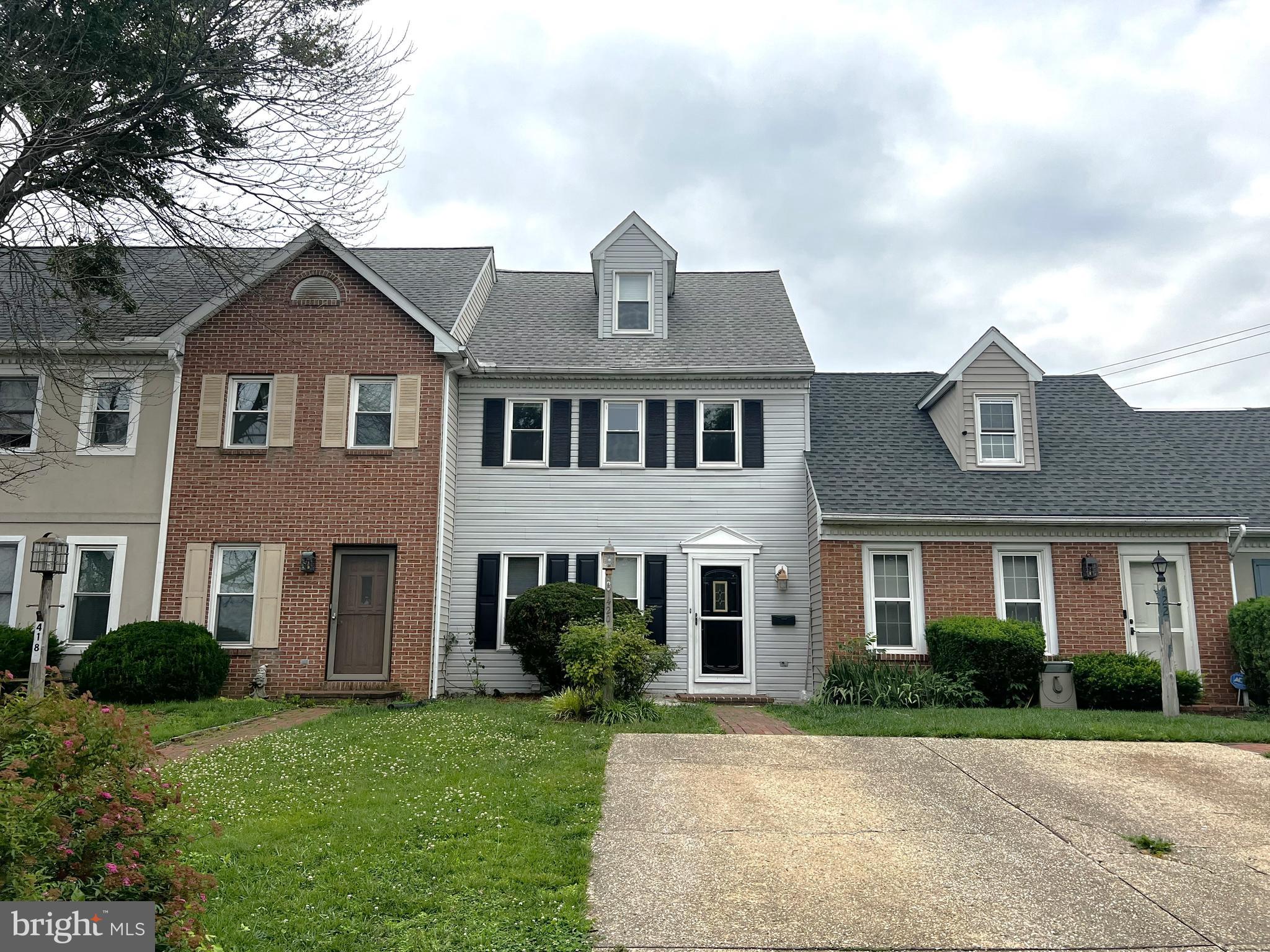 420 Cardinal Road Lititz, PA 17543 - Photo 2 of 4