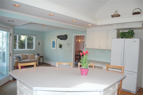 44 Maple Street Lexington, MA 02420 - Photo 9 of 28