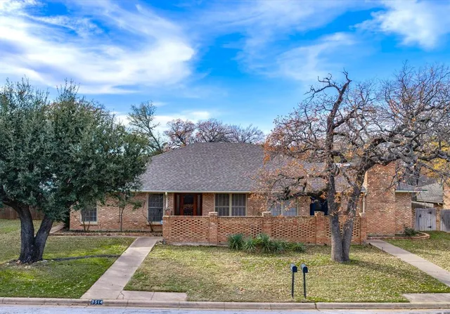 $499,900 | 3514 Shady Valley Drive, Pantego, TX 76013