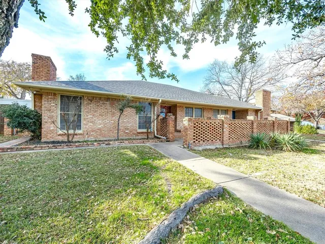 $499,900 | 3514 Shady Valley Drive, Pantego, TX 76013