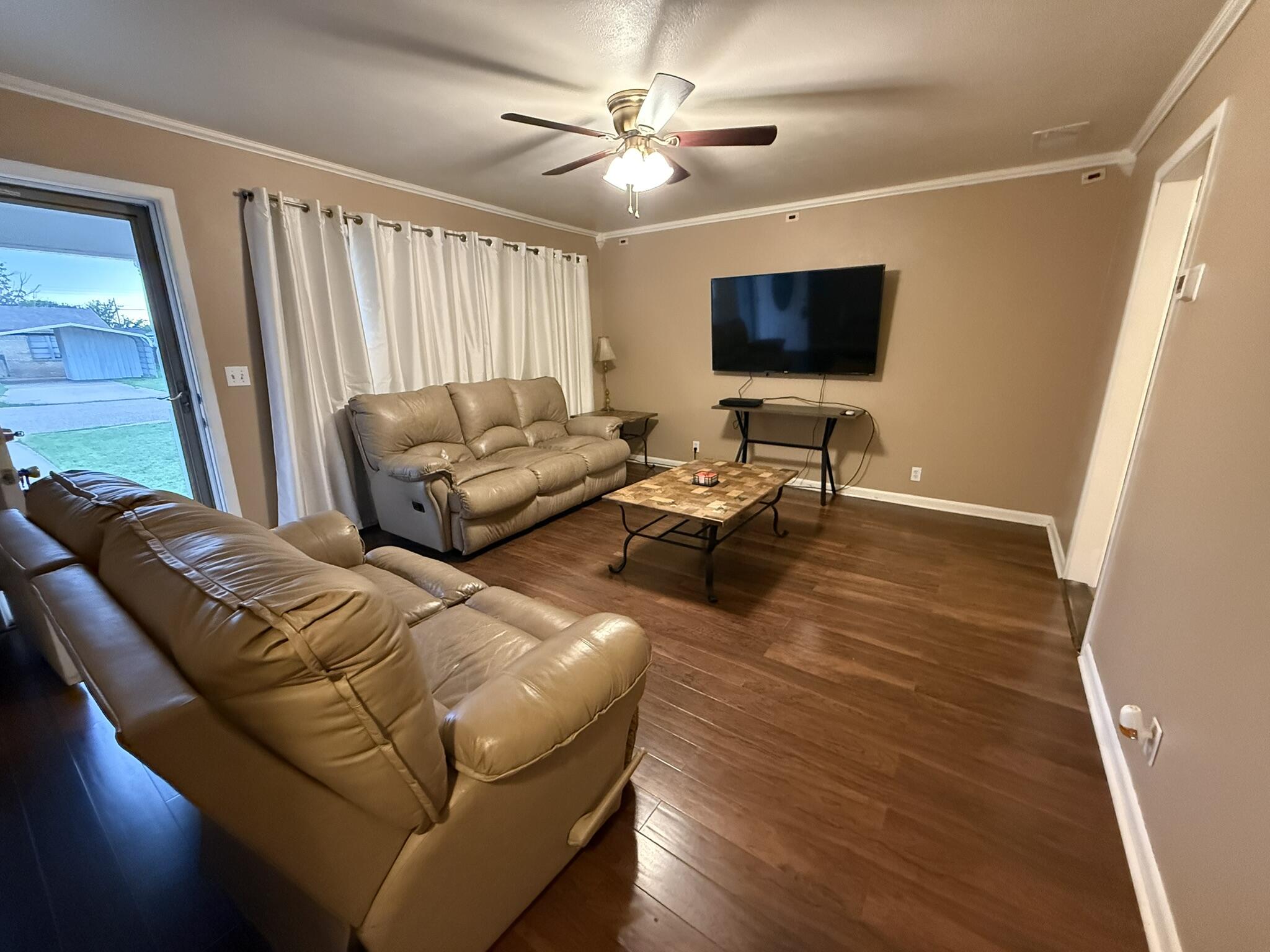 1216 Avenue M Ralls, TX 79357 - Photo 3 of 27 IMG_0333