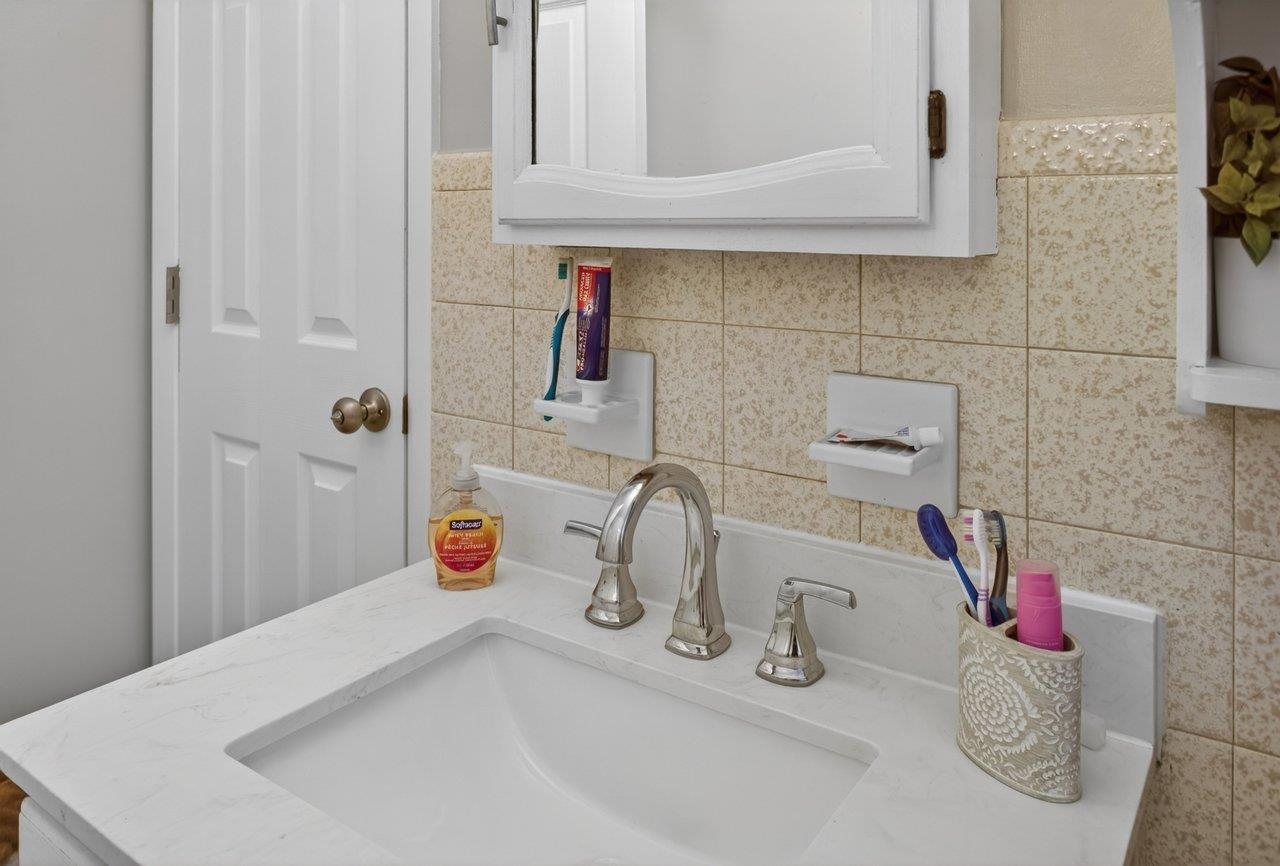 220 Rockingham Drive Harrisonburg, VA 22802 - Photo 21 of 40 a bathroom with a sink and a shower