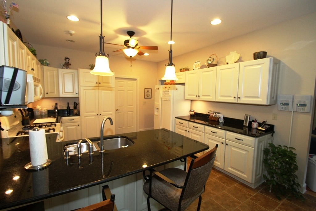 107 Fox Ridge Road Ronceverte, WV 24970 - Photo 13 of 38 Kitchen