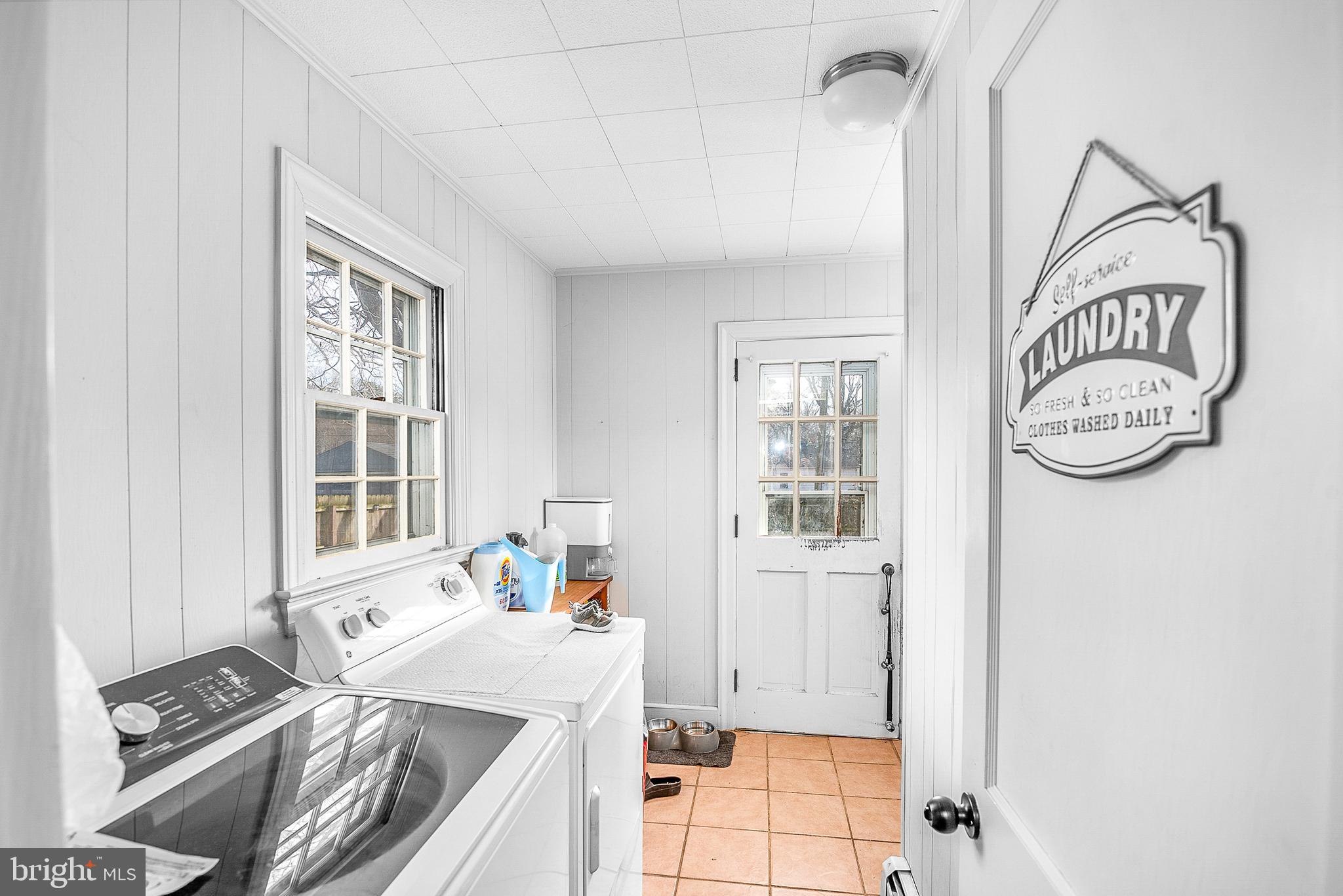 29510 Hawkes Hill Road Easton, MD 21601 - Photo 19 of 32 a view of a kitchen with a window