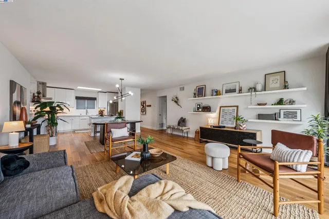 $599,000 | 1425 Lakeside Drive, Unit 303, Oakland, CA 94612