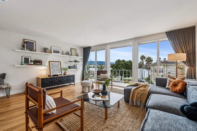 $599,000 | 1425 Lakeside Drive, Unit 303, Oakland, CA 94612