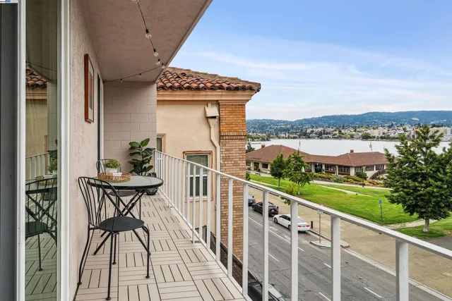 $599,000 | 1425 Lakeside Drive, Unit 303, Oakland, CA 94612
