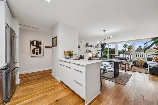 $599,000 | 1425 Lakeside Drive, Unit 303, Oakland, CA 94612