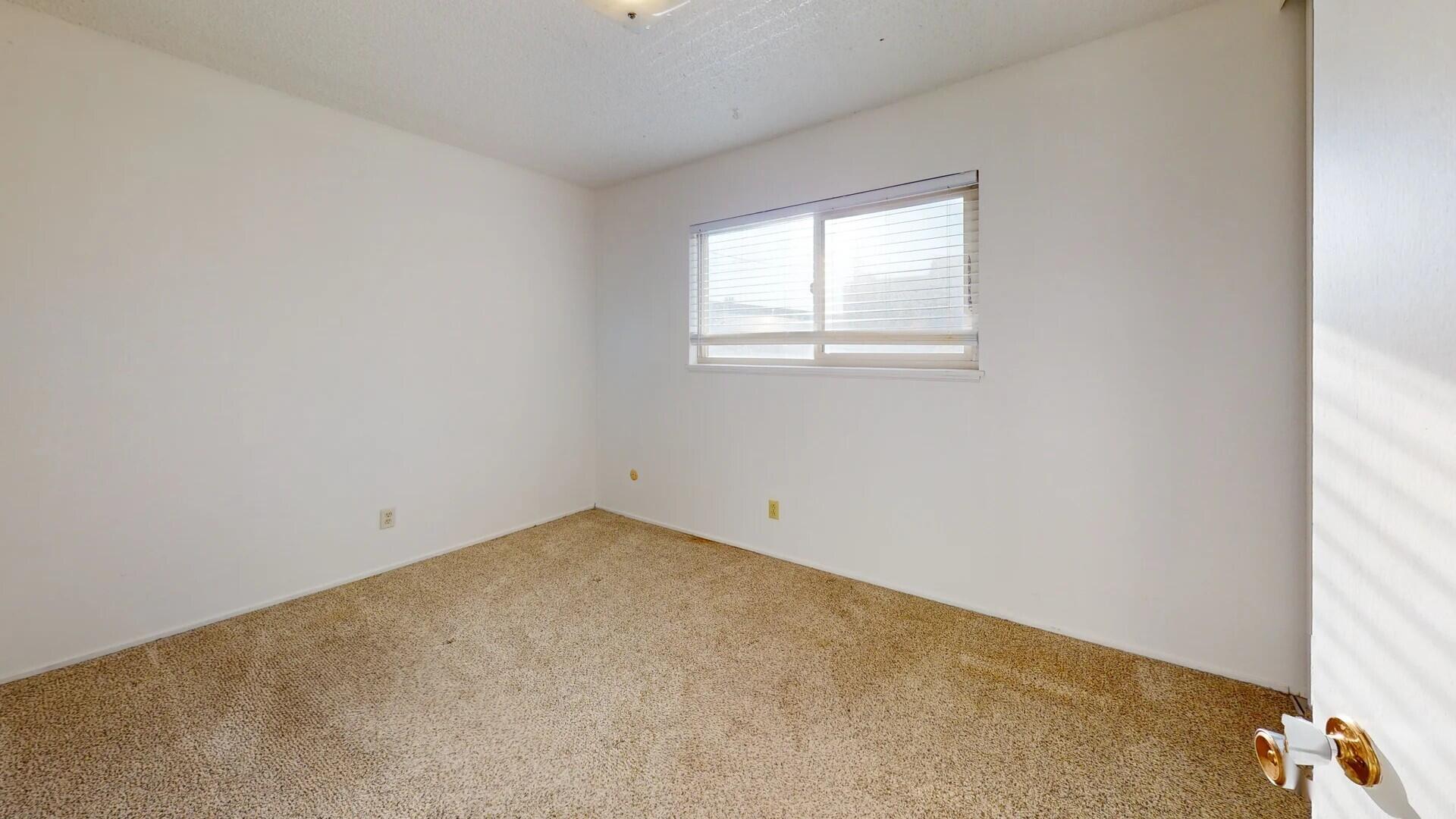 1553 Riverside Drive Redding, CA 96001 - Photo 21 of 51 Unit 5 Bedroom 2