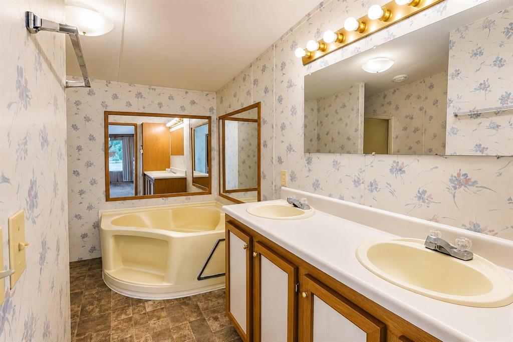 398 Avenue D Point, TX 75472 - Photo 7 of 11