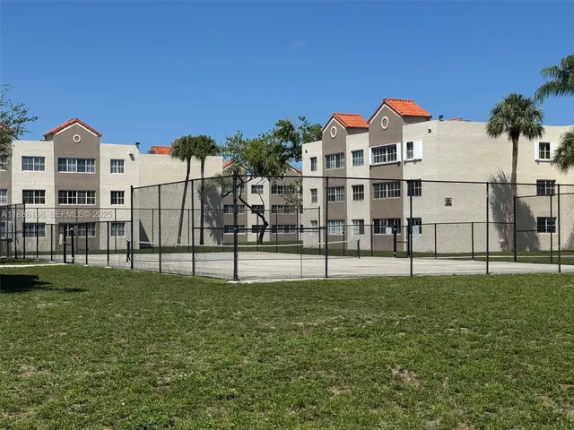 $2,150 | 6045 Northwest 186th Street, Unit 323, Hialeah, FL 33015