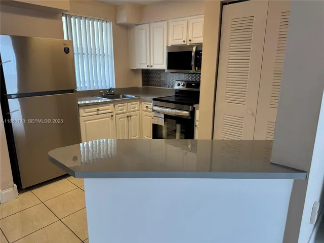 $2,150 | 6045 Northwest 186th Street, Unit 323, Hialeah, FL 33015