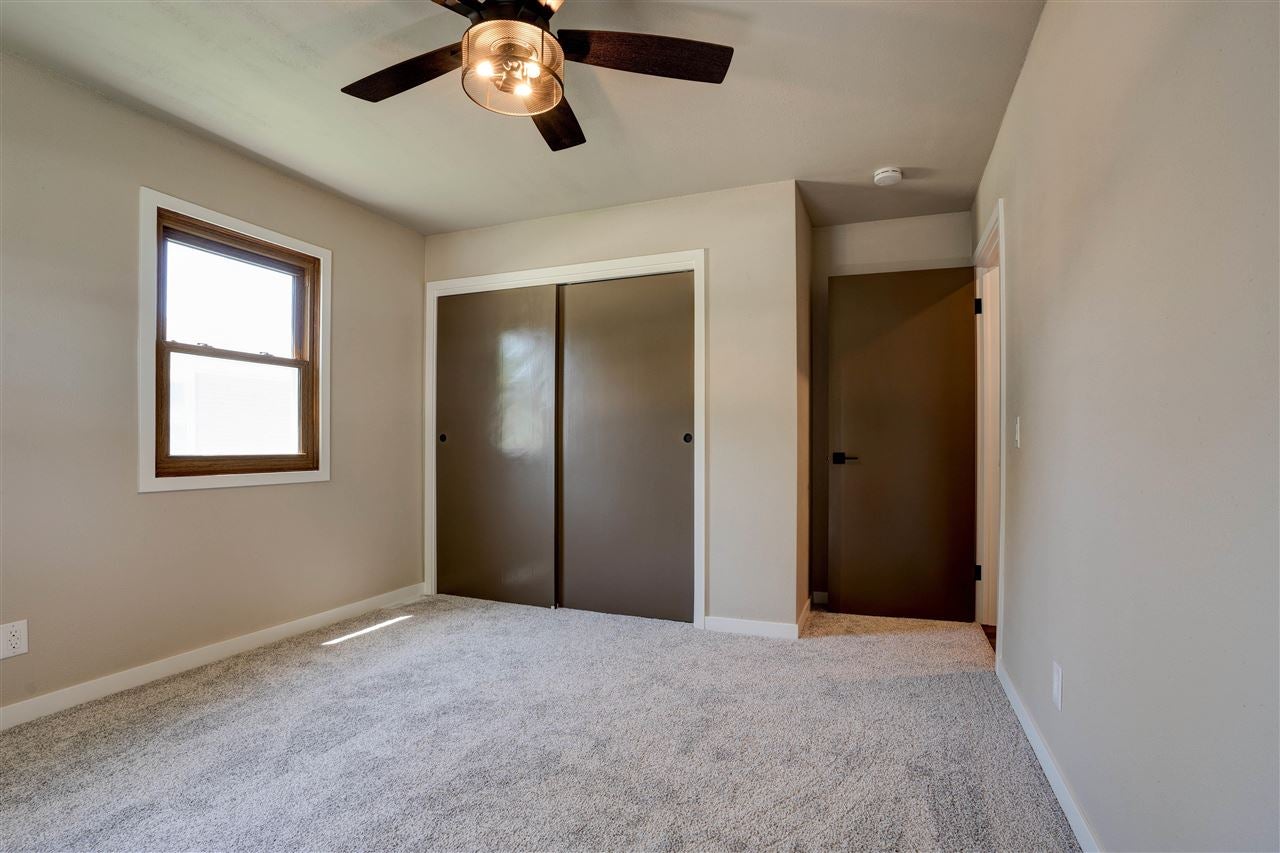 835 3rd Place Kalona, IA 52247 - Photo 13 of 30 Gallery Image 13