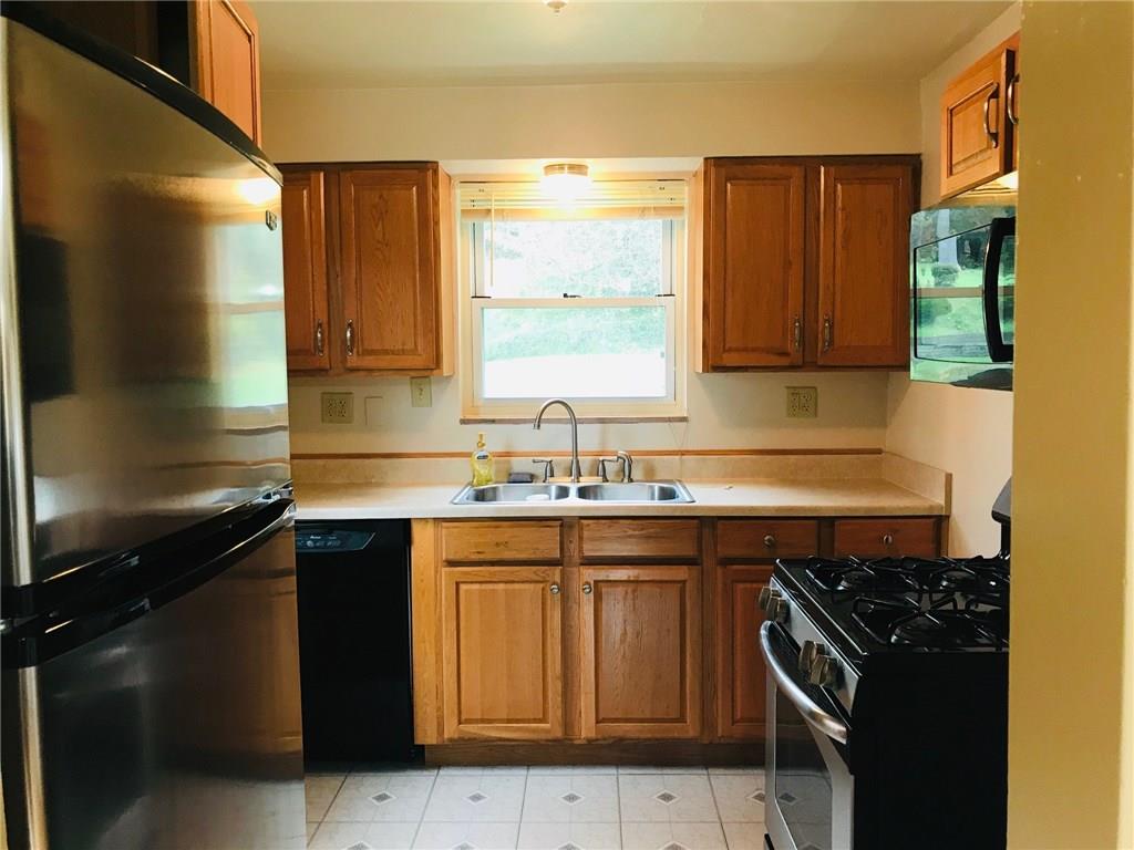507 Haverhill Road Pittsburgh, PA 15228 - Photo 8 of 20 Kitchen has it all