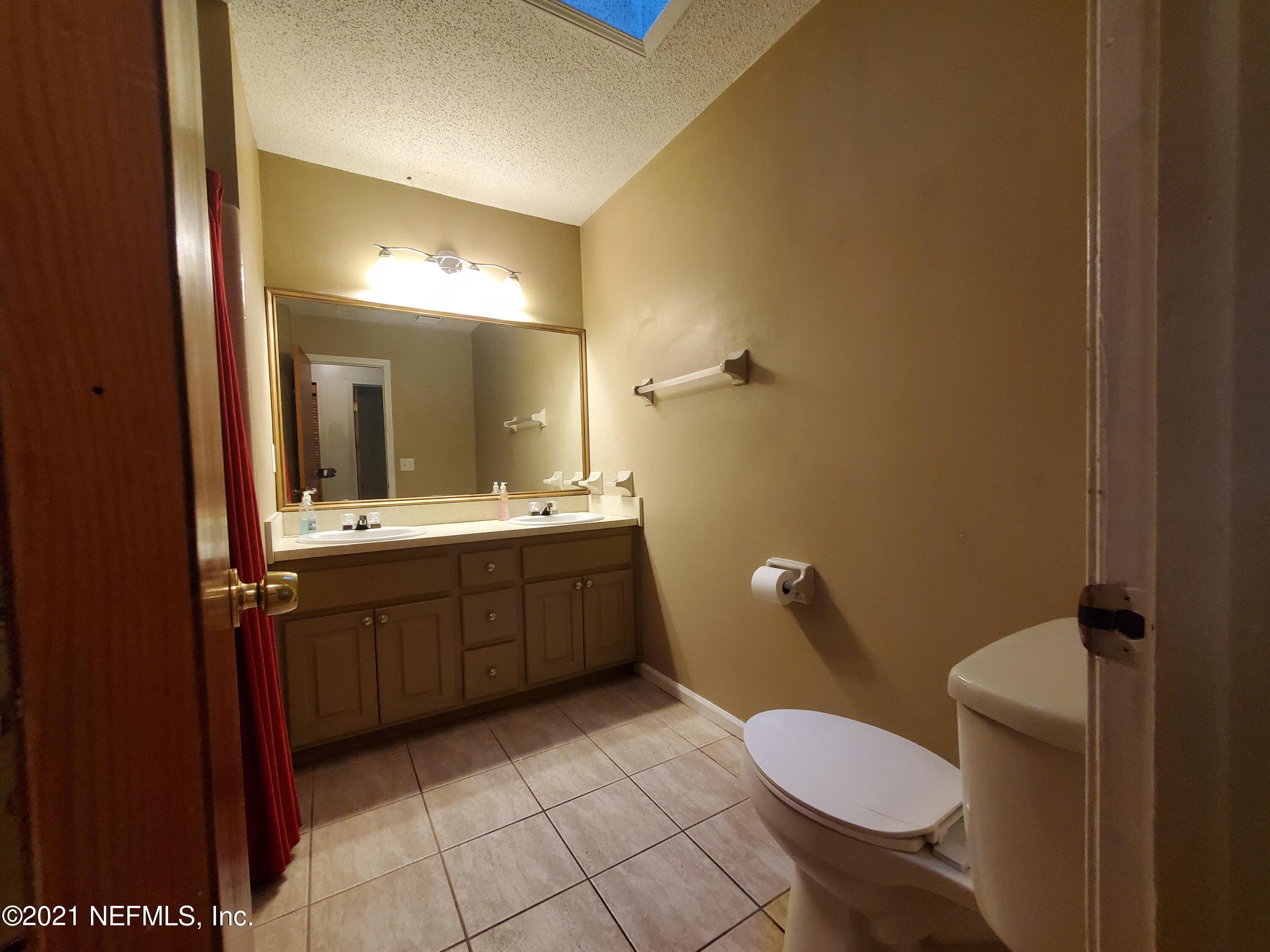 1061 Rene Court Orange Park, FL 32065 - Photo 14 of 19 Rene Hall Bath