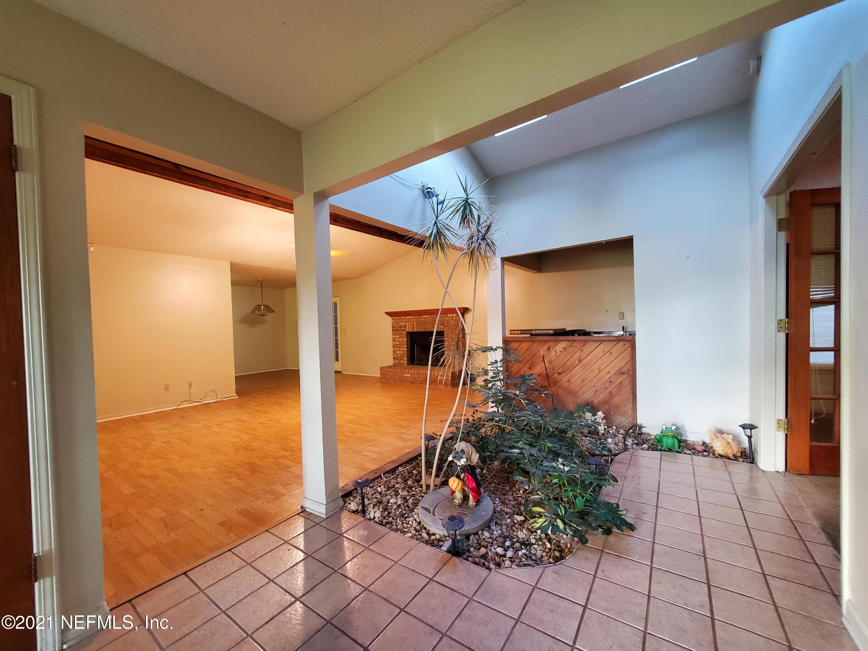 1061 Rene Court Orange Park, FL 32065 - Photo 2 of 19 Rene Foyer
