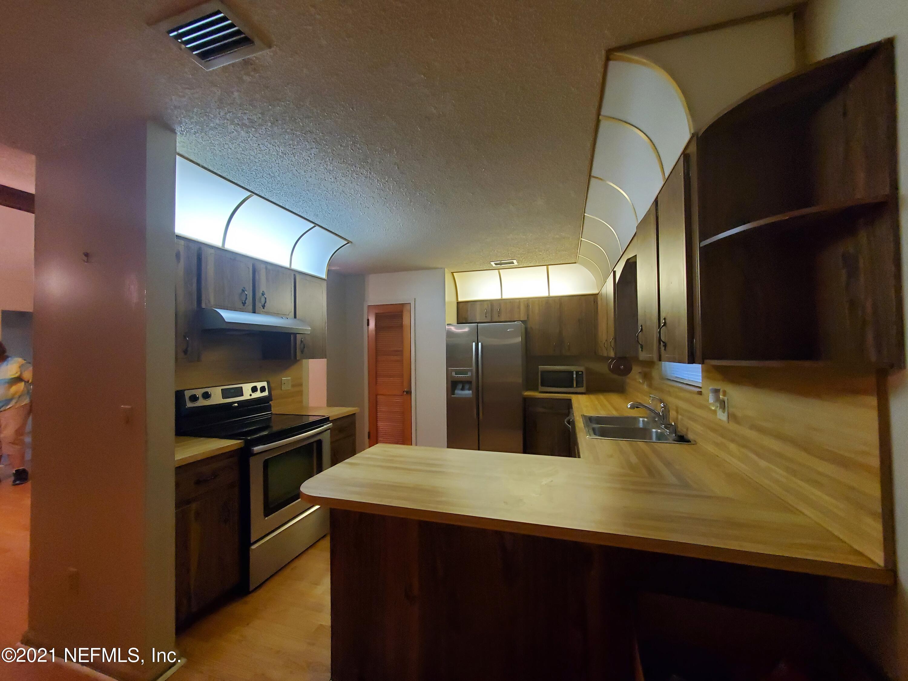 1061 Rene Court Orange Park, FL 32065 - Photo 7 of 19 Rene Kitchen 2
