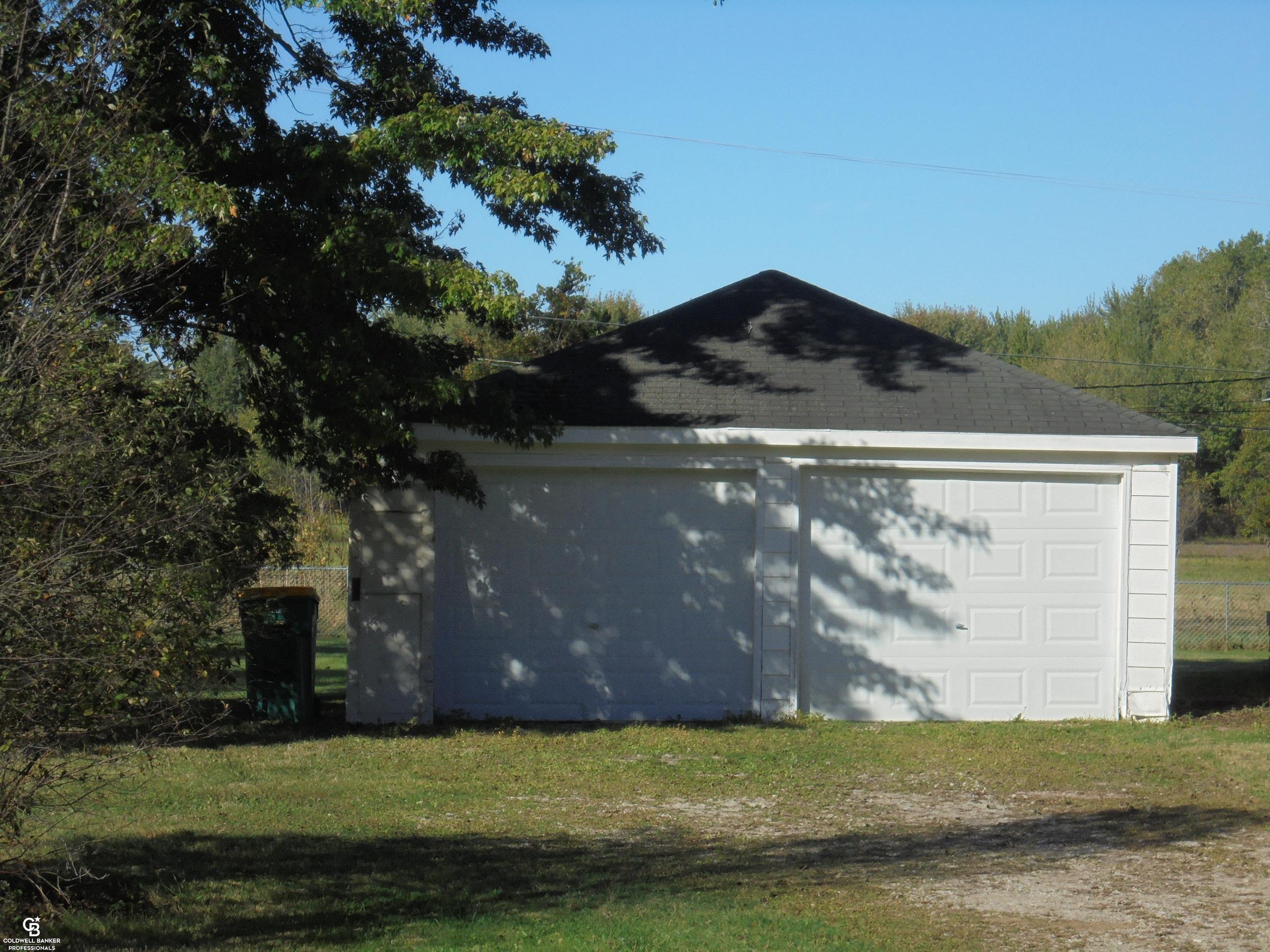 57237 Place Road New Haven, MI 48048 - Photo 7 of 51 Two Car Detached