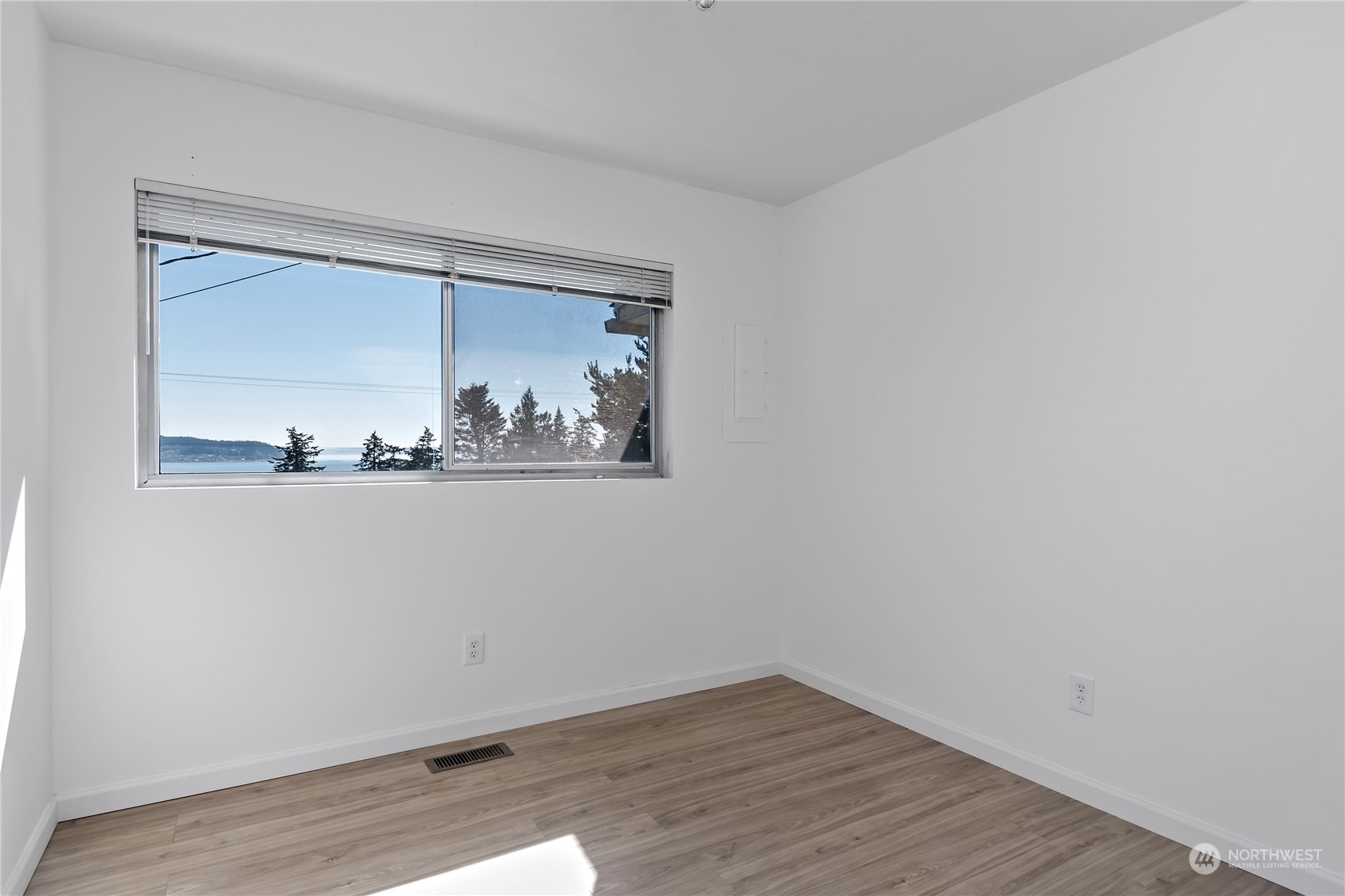 1557 Polnell Road Oak Harbor, WA 98277 - Photo 18 of 39 Gallery Image 18