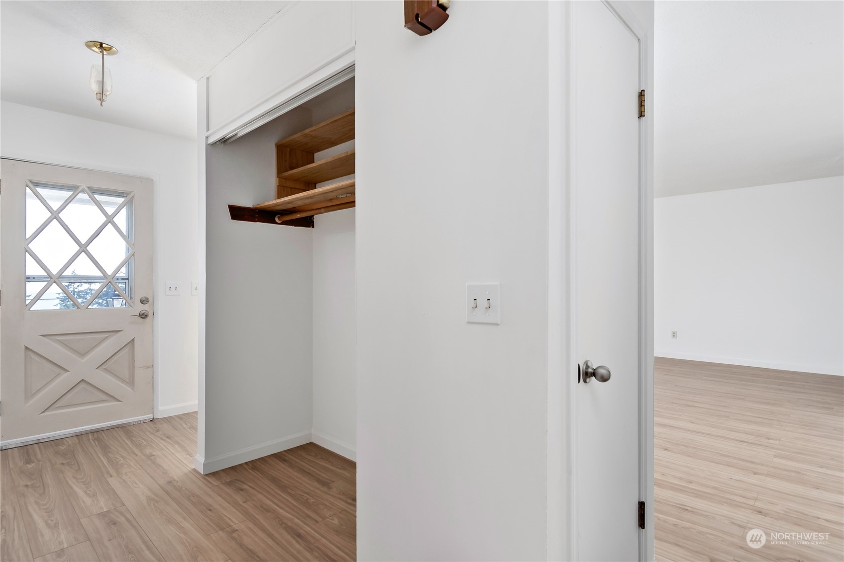 1557 Polnell Road Oak Harbor, WA 98277 - Photo 5 of 39 Gallery Image 5