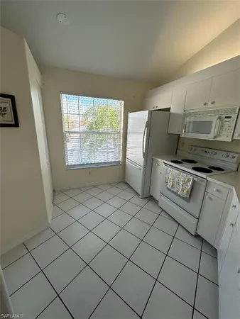 $2,700 | 1149 Sweetwater Lane, Unit 4203, Naples, FL 34110