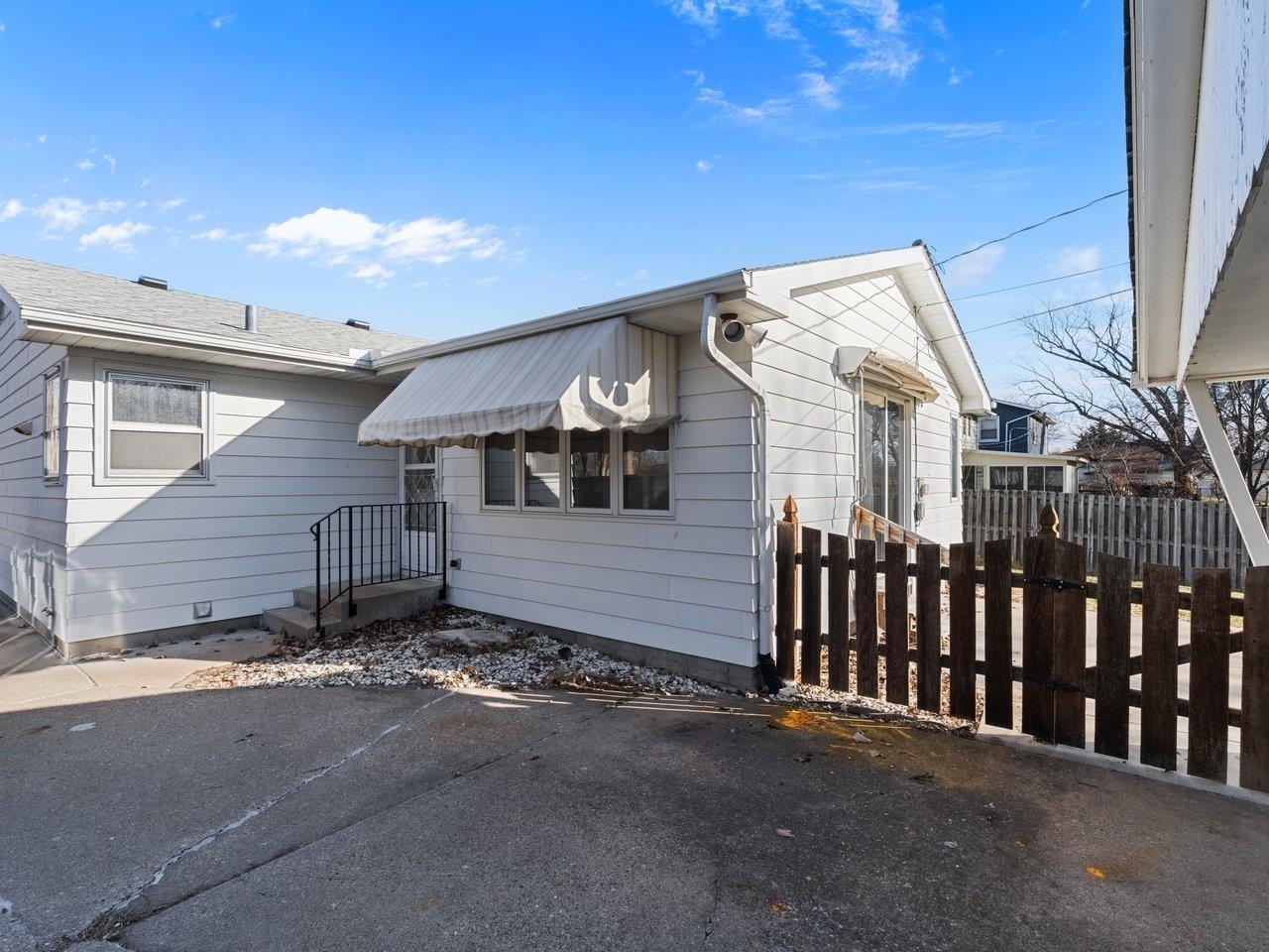 3602 14th Avenue Moline, IL 61265 - Photo 6 of 36 a view of a house with a street