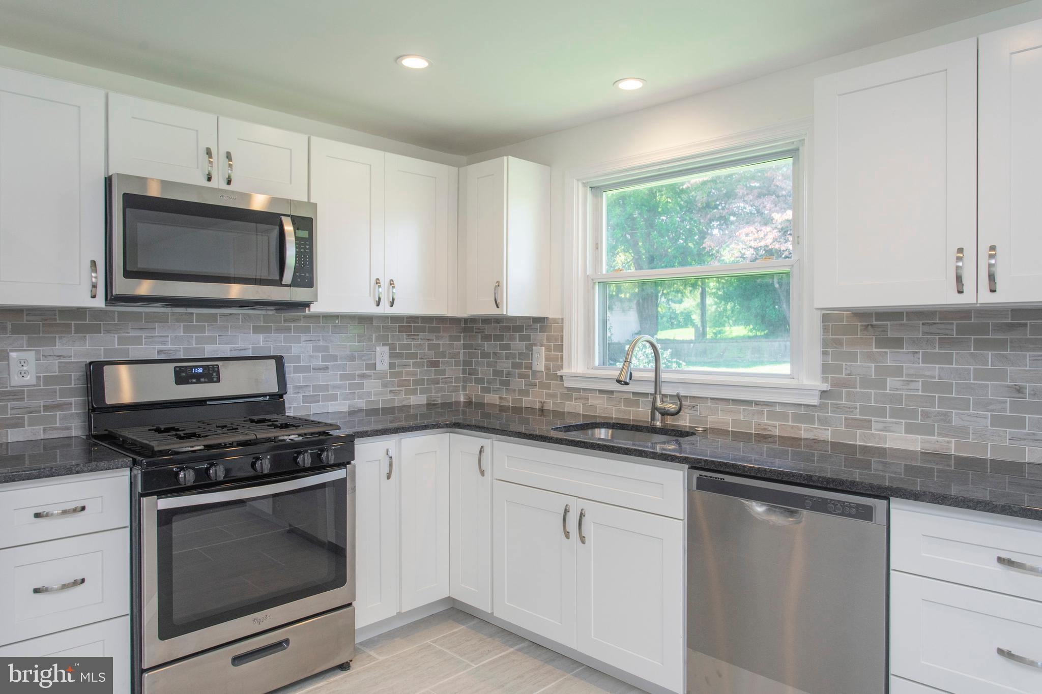 330 Gleaves Road Springfield, PA 19064 - Photo 15 of 40 Kitchen