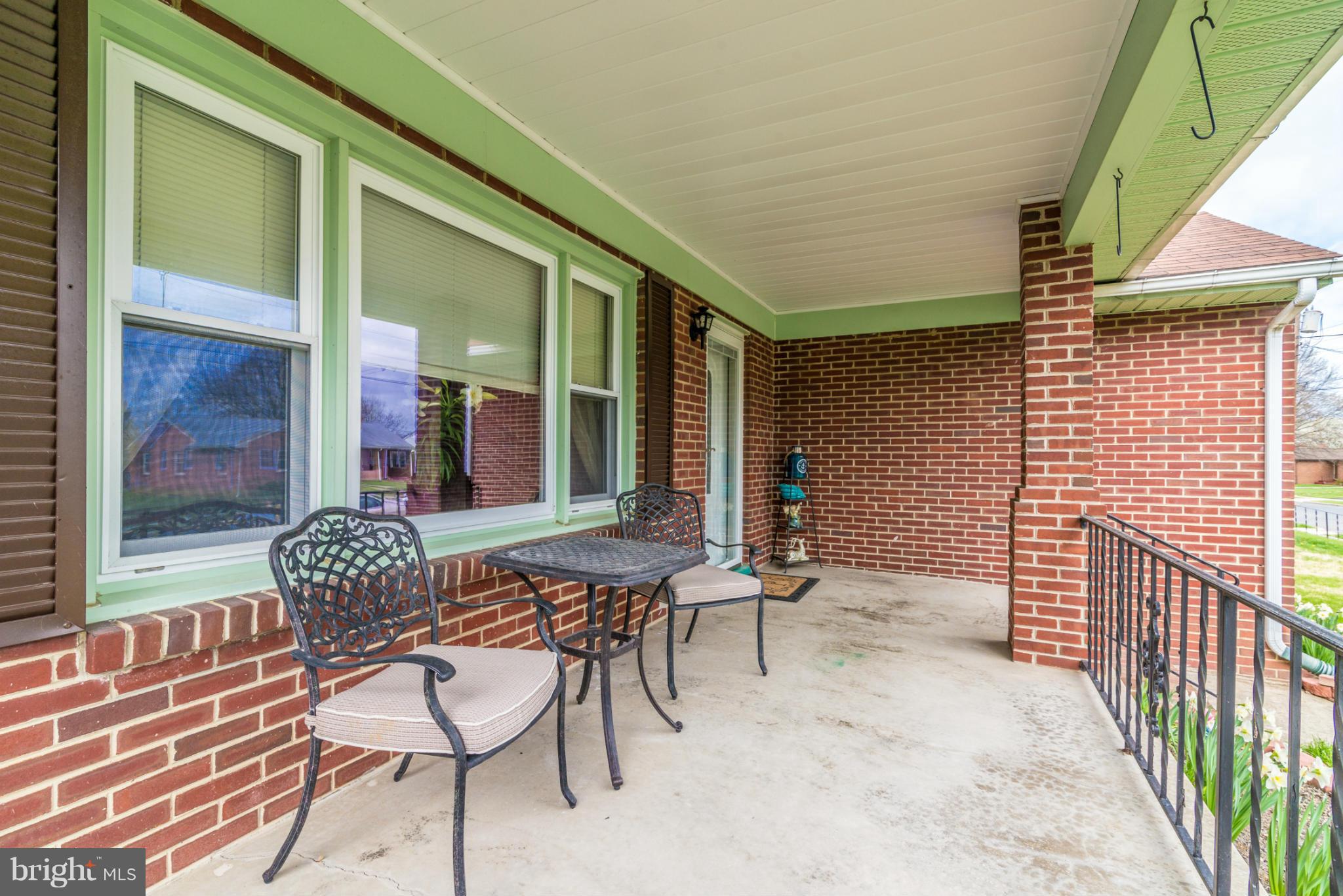 9 Georgetown Road Walkersville, MD 21793 - Photo 5 of 27 Exterior (Front)