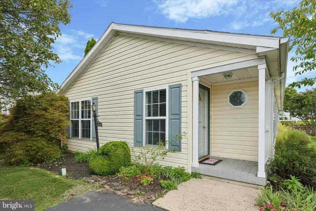 $279,900 | 2022 Longwood Place, Unit 2022, North Wales, PA 19454