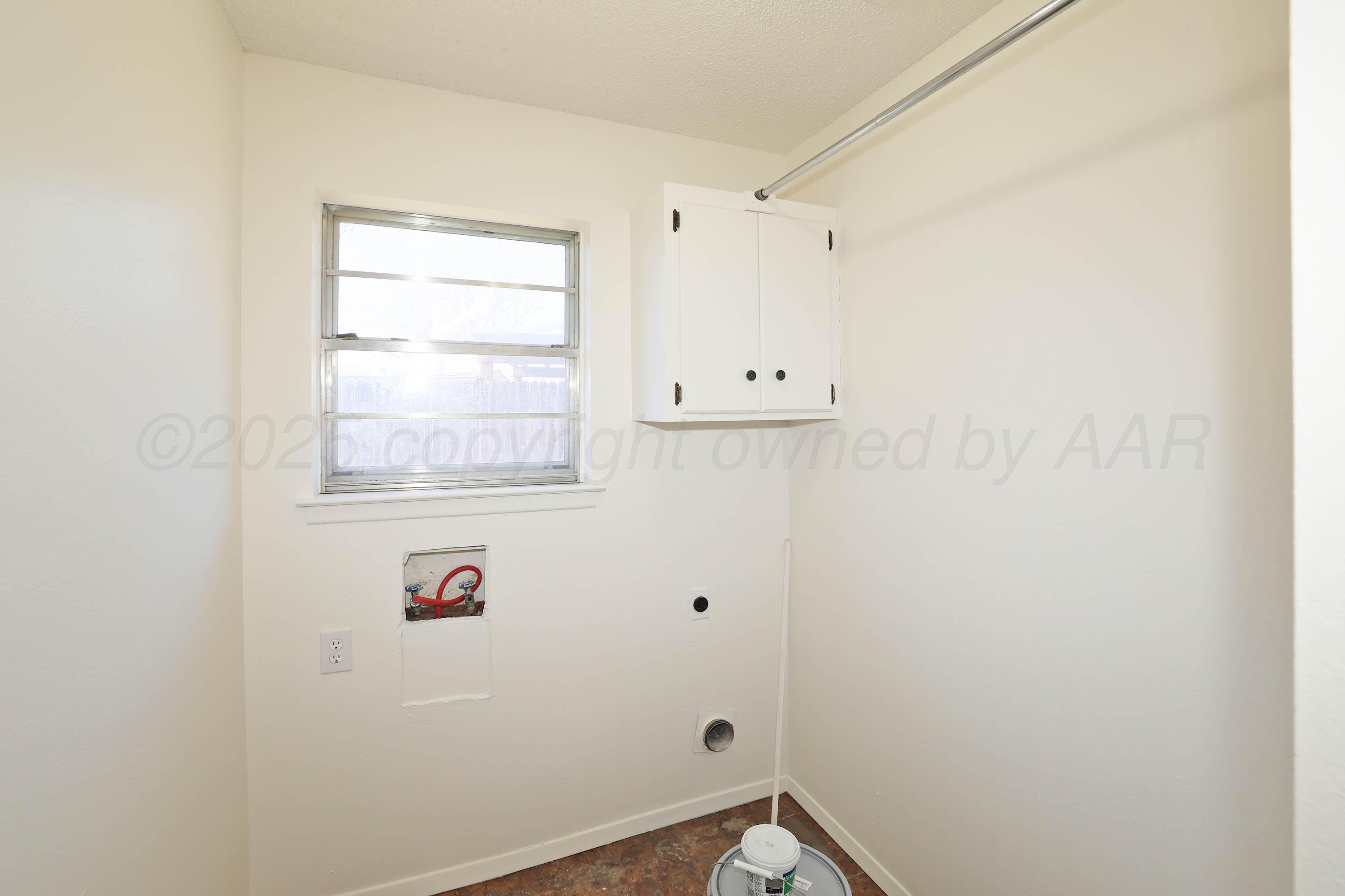 4415 Kingston Road Amarillo, TX 79109 - Photo 10 of 26 a view of utility room