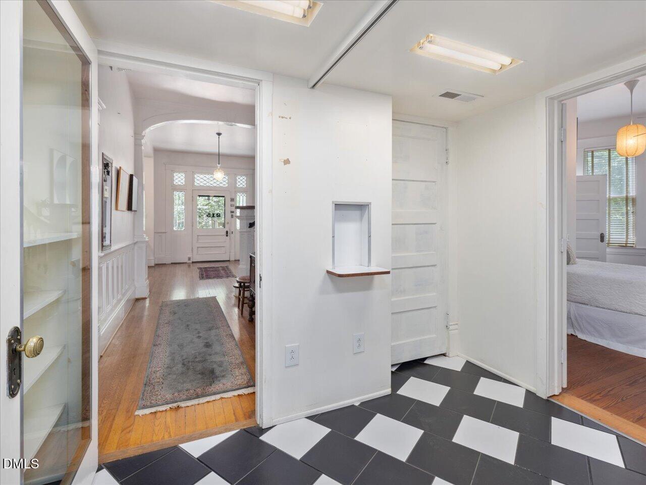 215 Hillcrest Road Raleigh, NC 27605 - Photo 62 of 97 064-Hall