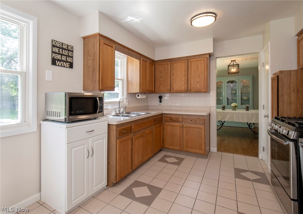28005 Knickerbocker Road Bay Village, OH 44140 - Photo 8 of 25 Gallery Image 8