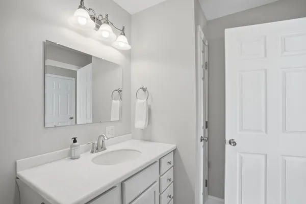 $1,185,000 | 149 Elcy Lane, Charlotte, VT 05445