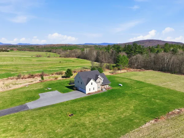 $1,185,000 | 149 Elcy Lane, Charlotte, VT 05445