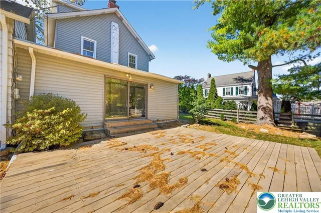 a house view with a outdoor space