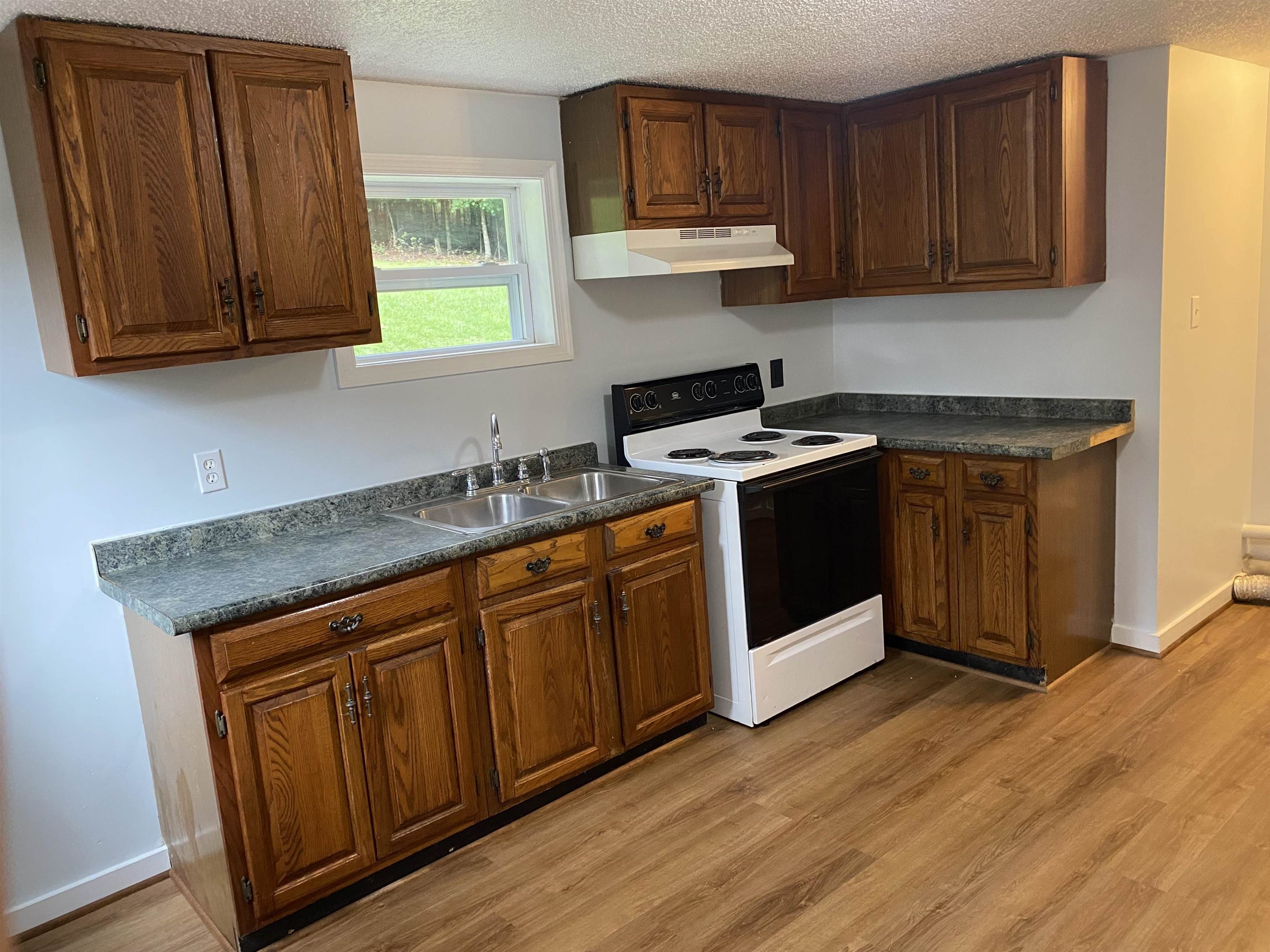 1733 Spring Hill Road Staunton, VA 24401 - Photo 6 of 14
