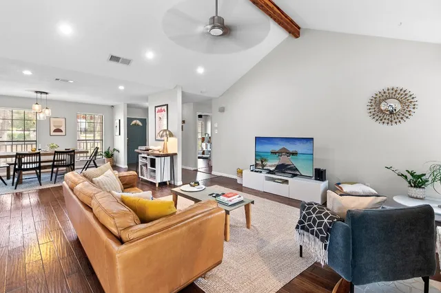 $2,900 | 11006 Yucca Drive, Austin, TX 78759