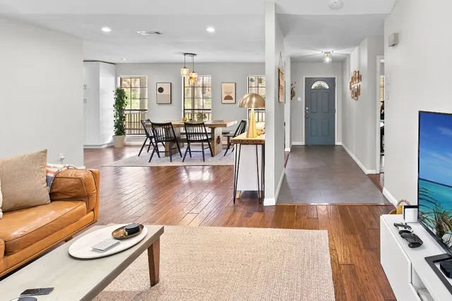 $2,900 | 11006 Yucca Drive, Austin, TX 78759