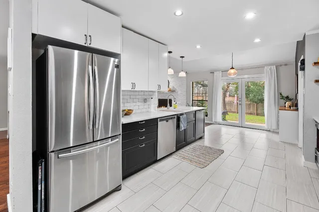 $2,900 | 11006 Yucca Drive, Austin, TX 78759