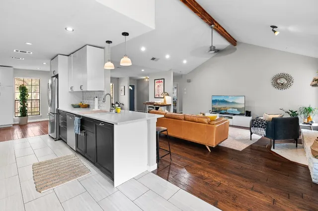 $2,900 | 11006 Yucca Drive, Austin, TX 78759