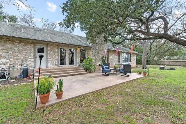 $2,900 | 11006 Yucca Drive, Austin, TX 78759