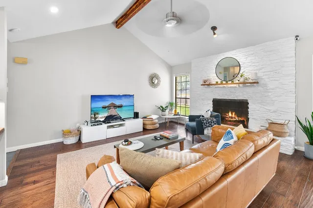 $2,900 | 11006 Yucca Drive, Austin, TX 78759