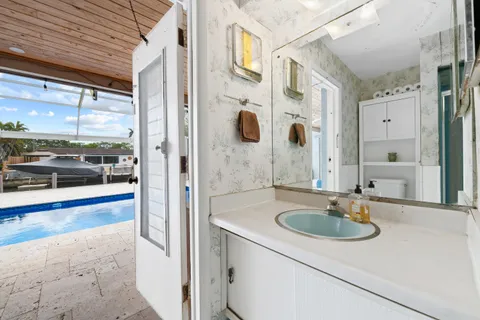 $750,000 | 1340 Southwest 56th Avenue, Plantation, FL 33317