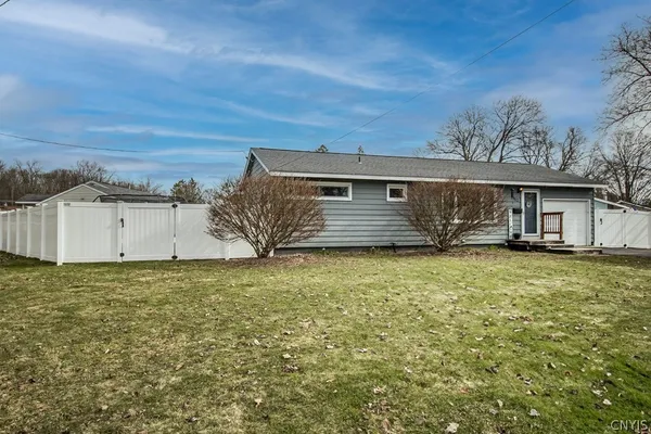 $247,500 | 152 Fay Lane, Manlius, NY 13116