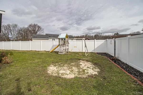 $247,500 | 152 Fay Lane, Manlius, NY 13116