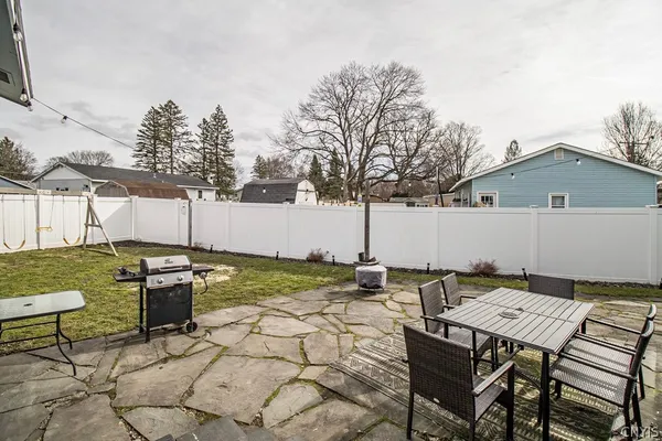 $247,500 | 152 Fay Lane, Manlius, NY 13116