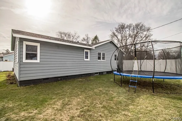 $247,500 | 152 Fay Lane, Manlius, NY 13116
