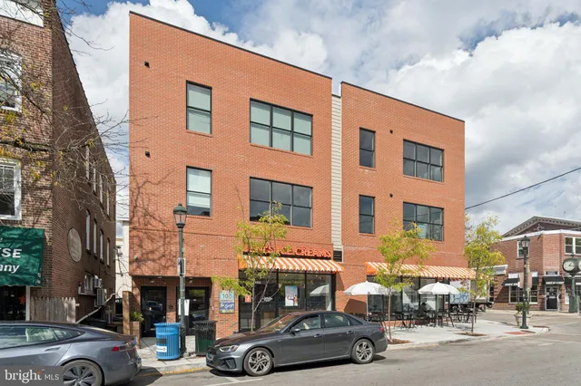 $3,341 | 100 Forrest Avenue, Unit 203, Narberth, PA 19072