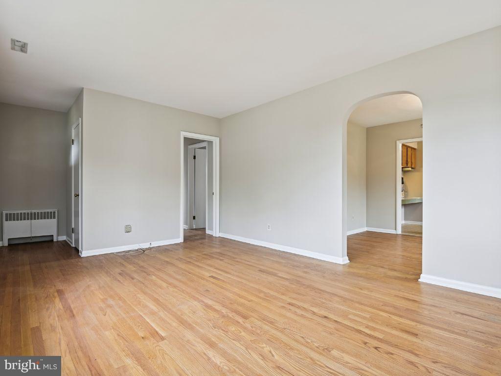 444 Andover Road Linthicum Heights, MD 21090 - Photo 11 of 43 Living Room